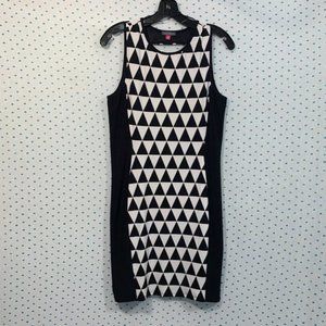 Vince Camuto Black & White Triangle Pattern Sleeveless Sheath Dress